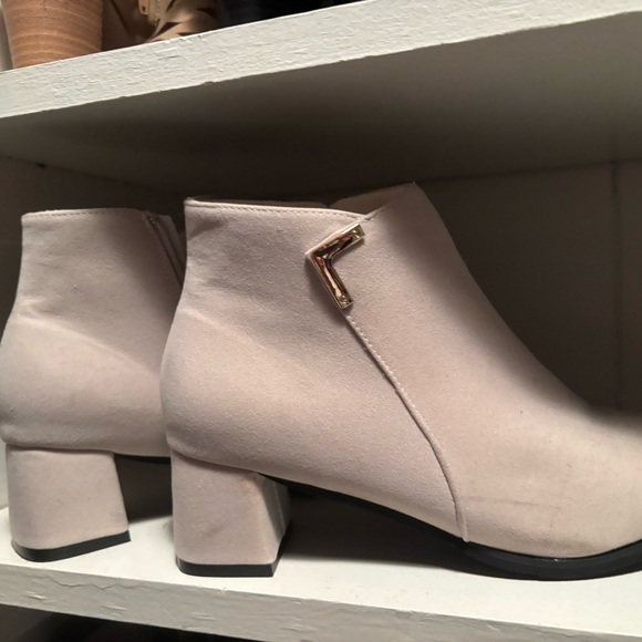 Elegant Cream Ankle Boots - Picture 1 of 1